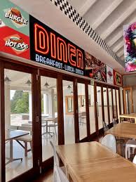 RIVERGOLD ROCK 'N ROLL DINER
